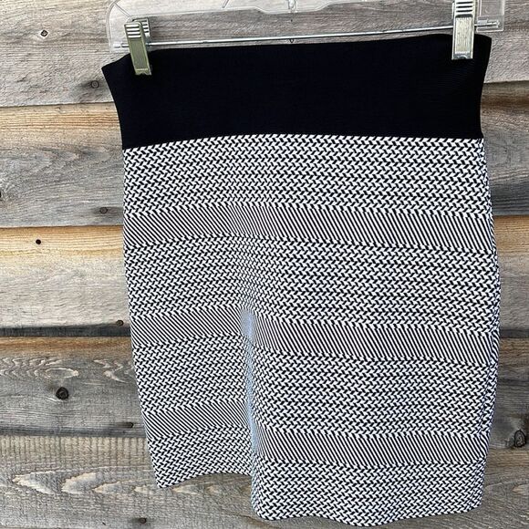 BCBG Maxazria  black combo skirt - Picture 3 of 11